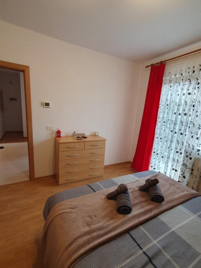 Apartament La Casa In Curte Comuna Appartamento Codlea Esterno foto